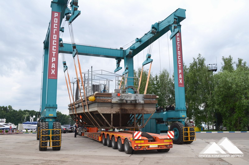 Перевозка плавучей заправочной станции в Москве